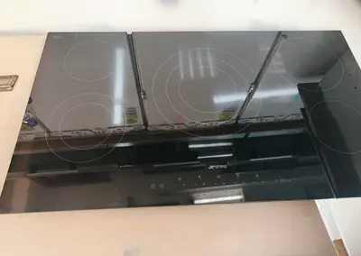 Smeg 90cm Built-in Electric Ceramic Cooktop – Brand New German collection