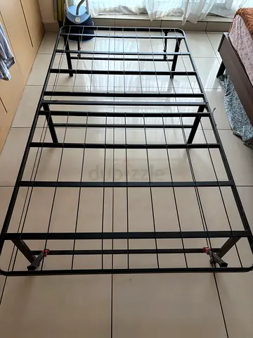 Foldable metal single bed frame