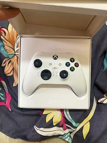 White Xbox Wireless Controller