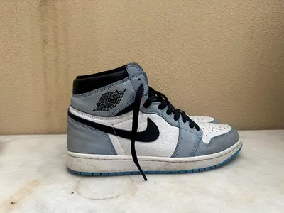 Air Jordan 1 Retro High OG University Blue, UK 9.5