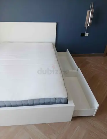 Malam queen size bed 160/200cm bed with 2 storage drawers underneath and Ikea mattres
