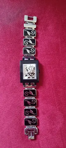 Swatch ladies watch in excellent condition