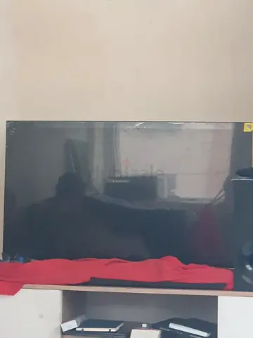 TOSHIBA TV FOR SALE QLED 4K SMART TV 43INCH