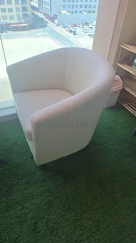 2 White barrel tub armchair single seater (good condition)