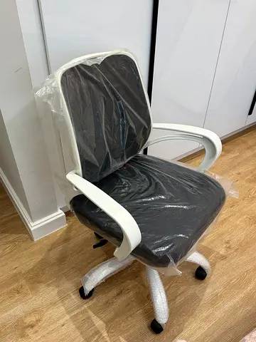 Comfortable Office Chair - Brand New