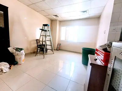 Spacious studio with separate kitchen near to safari mall for family only