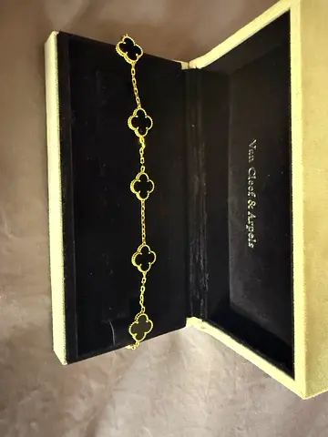 Van Cleef  Arpels Alhambra 5-motif bracelet with black clovers - preowned