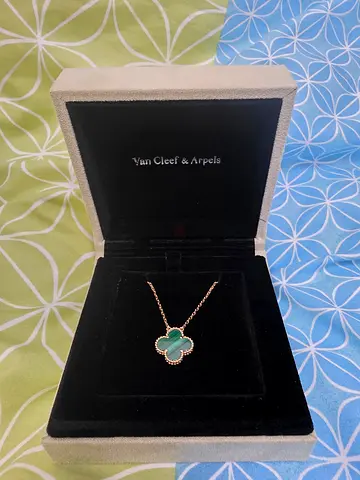 Van Cleef  Arpels Necklace / Pendant