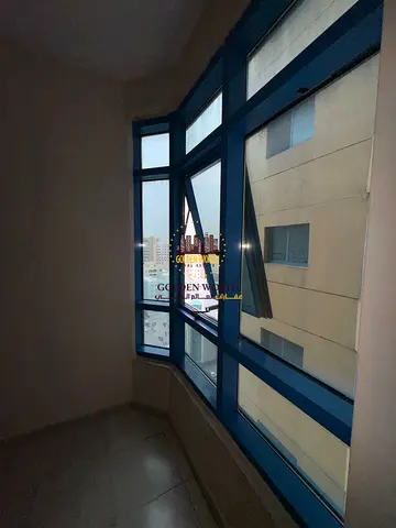 (AT) استوديو أنيق ونظيف بإطلالة مفتوحة في القاسمية الند | مع جيم | سعر مميز 25 ألف