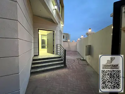 فيلا زاوية للإيجار في الحليو 2 – موقع مميز بسعر مغري  فرصة رائعة للسكن في فيلا زاوية بموقع استراتيجي في منطقة الحليو 2 بعجمان، تتميز بالمساحات الواسعة