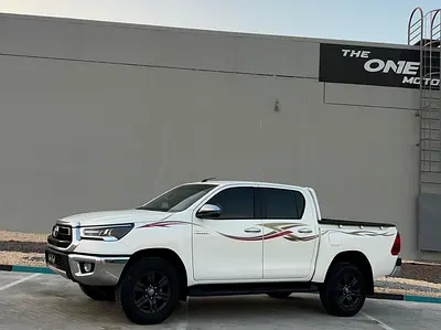 2025 Toyota Hilux SR5 - GCC Specs - Brand New!