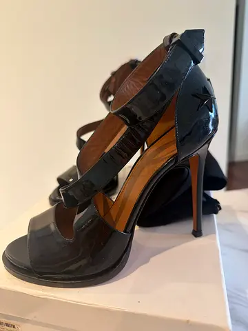 Givenchy Patent Leather Heels – Black – Elegant  Chic