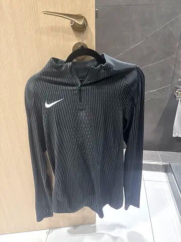 Nike black/green zip-up training jacket