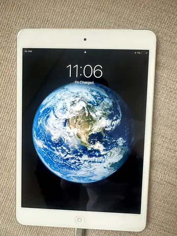 Apple iPad mini (white) - working condition