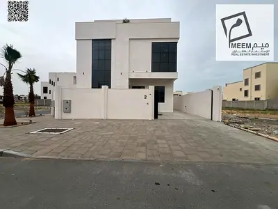 فيلا فاخرة في الزاهية عجمان مع مصعد مميز