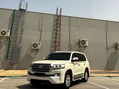 Toyota Land Cruiser GXR 2017 - GCC Specs - Well Maintained