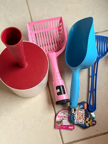 4x Pet Scoops for Food  Litter — Lightly Used