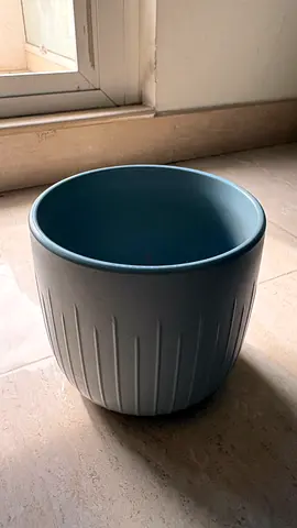 Blue round planter pot, gently used