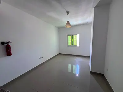استديو _ للايجار سنوي _الراشديه 3عجمان _ تكيفات مركزي _ صيانه علي المالك _ بنايه عائلات حصرا_