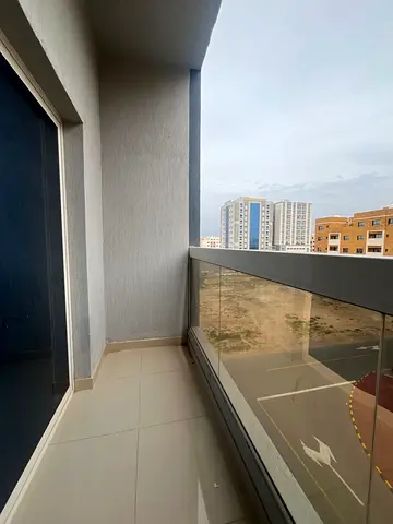 غرفه وصاله من المالك مباشرا اول ساكن اتنين حمام غرفه نوم ماستر وبداخلها خزائن بالحائط مساحات كبيره واطلاله مفتوحه
