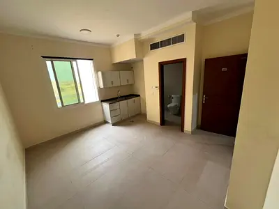 استديو في العاليا خلف البيت المتوحد جديد تاني ساكن  عائلات حصرا  تكييف مركزي  صيانه علي المالك  السعر 20 الف  4 دفعات