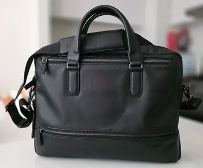 Tumi Leather Bag in Excellent Condition