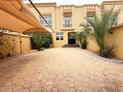 Excellent huge 6BR villa with 2 kittens available in Khalifa City