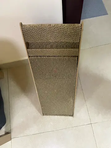 Cat scratching post