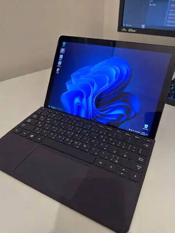 Surface Go 3 Intel Core i3 10th Gen 8GB ram