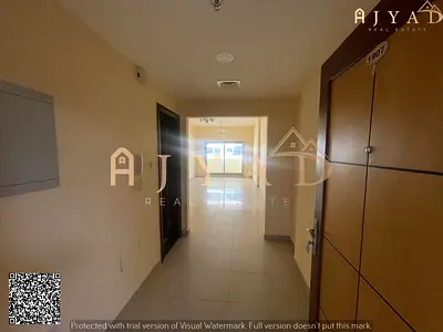 للإيجار: شقة غرفتين ماستر وصالة بالراشدية 3 عجمان، على شارع خليفة، مكيف مجاني، 3 بلكونات، 3 حمامات، إطلالة مفتوحة، خزائن، تشطيب ممتاز