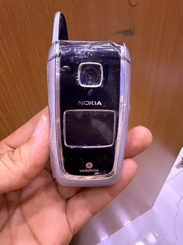 Nokia flip phone (Vodafone) - used