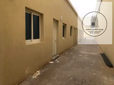 مستودع 8000 قدم اول ساكن ام القيوين 360 كيلو 147852369