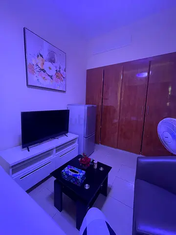 READY TO MOVE IN FULLY FURNISHED AND CLEAN PARTITION AVAILABLE FOR DECENT WORKING CLASS PERSON