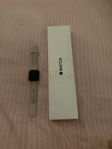 Apple Watch SE gold starlight