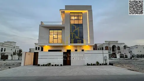 Elegant villa with elevator and distinctive rooftop – modern design and competitive price, all services included