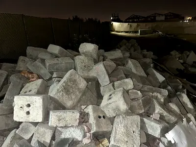 Used Free fencing blocks