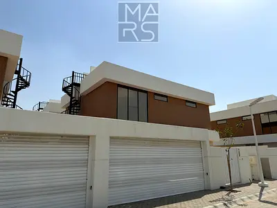 فيلا واسعة 3 غرف نوم للإيجار | حديقة ومسبح
