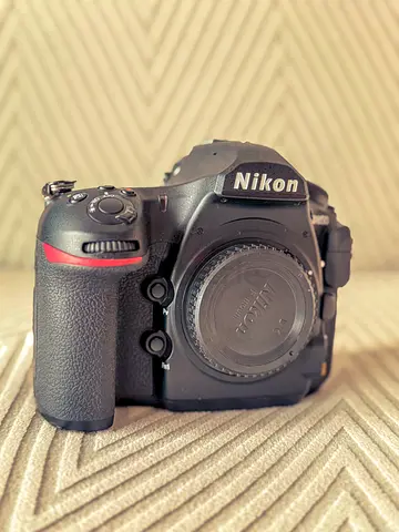 🚨 FOR SALE: Nikon D850 – The Beast That Still Destroys Modern Cameras 🚨
