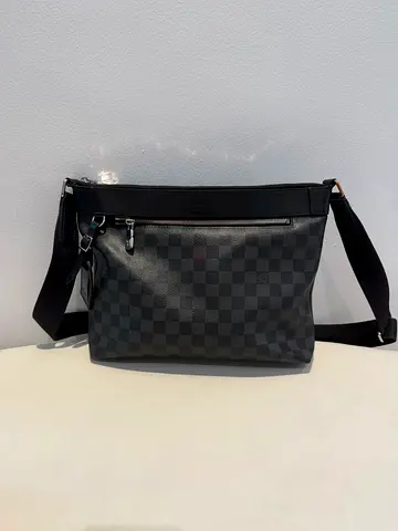 Louis Vuitton Messenger Damier Graphite