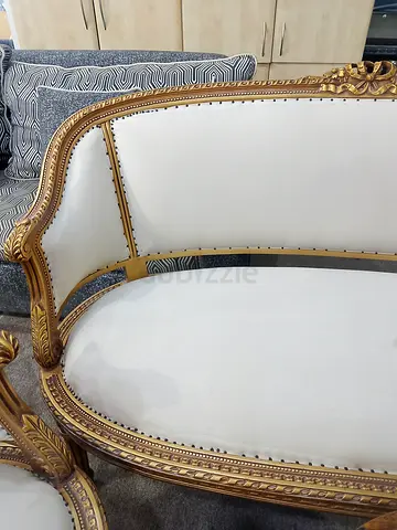 Sofa set available