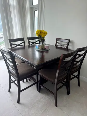 6-seat mahogany wood dinning table