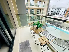 LUXURY LIVING SPACIOUS STUDIO APARTMENT FULLY FRNISH GYM POOL PARKING FREE 20+ AMINTIES ON PRIME LOC