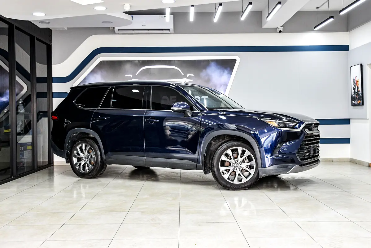 Toyota Grand Highlander 2024 — photo 1 of 19