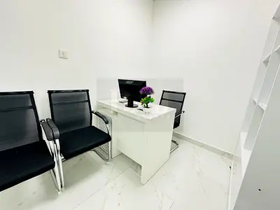 Spacious office | no Commission | near to Metro Station