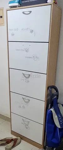 Slim shoe cabinet (5 flip drawers) — light wood with white fronts