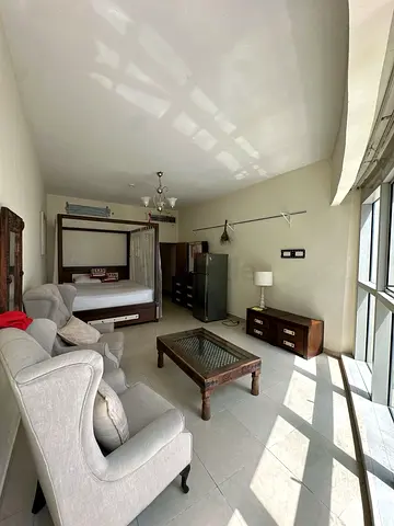 Spacious Mastersbedroom with attached bathroom in Tecom