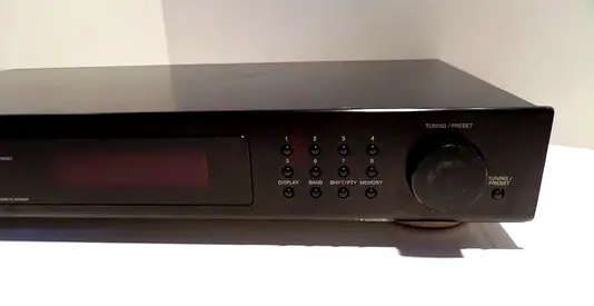Denon TU-260L FM/AM Tuner