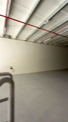 شبرات صناعية مع ميزانين_مناسبة للمخازن والورش والأعمال الصناعية_قدرة كهربائية 18 – 20 KVA_كهرباء 3 فازمساحة أرض 1,905 قدم²_موقع صناعي حيوي_صناعية 1