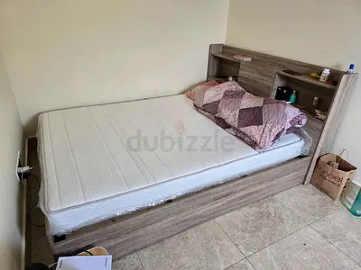 Danube Queen Bed  Zinus Foam and Spring Hybrid Mattress,