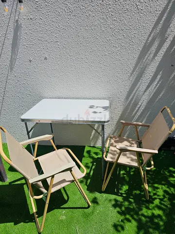 Foldable table and chairs
